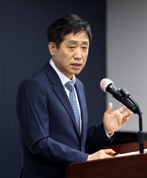 금융위원장 후보자 지명 직후인 지난 7일 기자간담회에서 발언하는 김주현 여신금융협회장. 연합뉴스