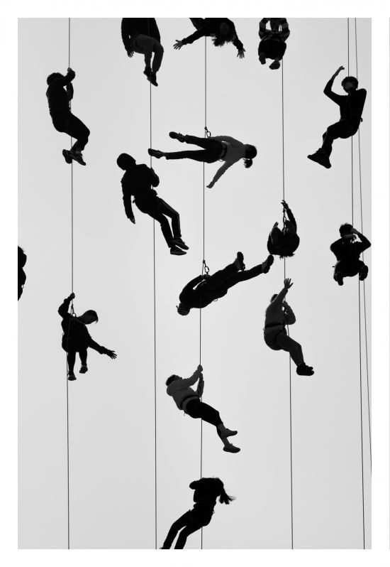 검은 깃털, 2017, 장기보존용 잉크젯 안료프린트, 162x108cm, 서울. 사진제공 = 학고재 갤러리