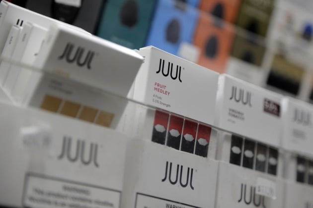 23일(현지시간) 로이터 통신은 미국 식품의약국(FDA)이 쥴이 제조하는 전자담배에 대해 판매 금지 명령을 내렸다고 보도했다. /사진=AP
