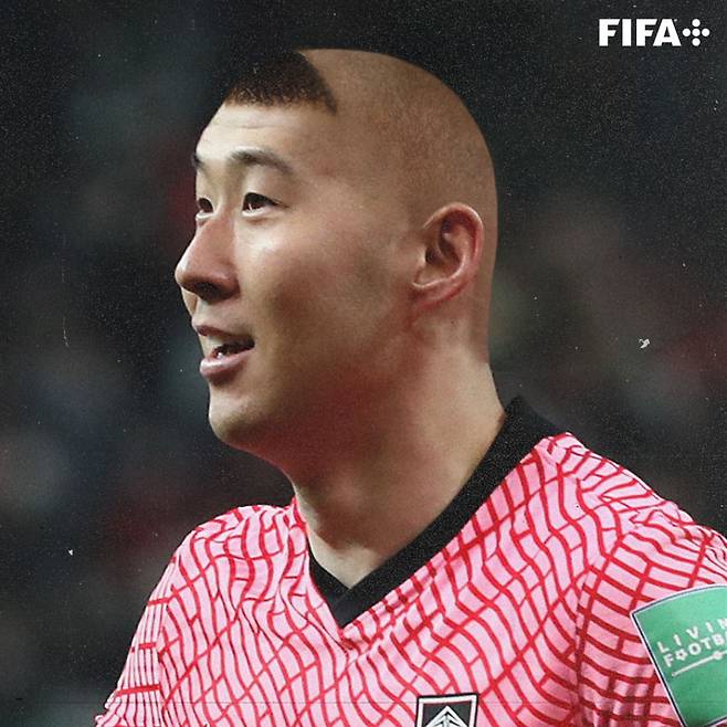 2002 한일 월드컵 당시 화제를 모았던 호나우두의 '깻잎 머리'로 합성된 손흥민 / 사진=피파 월드컵 트위터 캡처