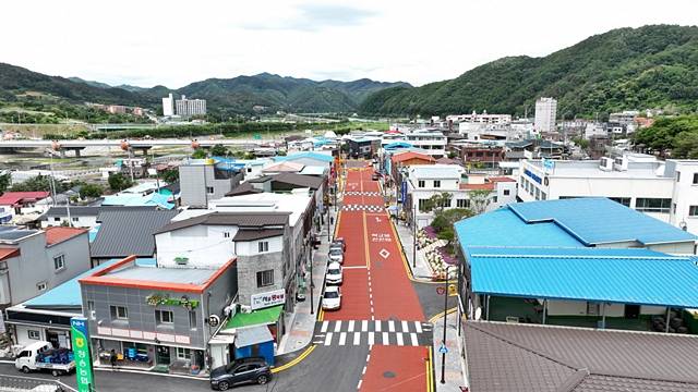 전선지중화사업이 완료된 청송읍 중앙로 전경/사진제공=경북 청송군