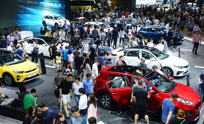 올해 부산국제모터쇼에 참여하는 롤스로이스가 부스를 비공개로 운영한다. 사진은 지난 2018년 열렸던 부산국제모터쇼 모습. /사진=뉴시스