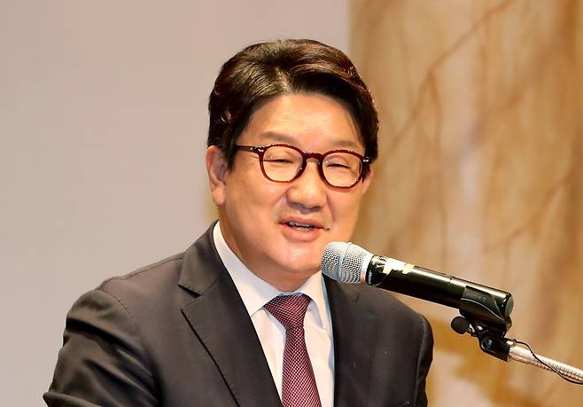 인사말 하는 권성동 - 인사말 하는 권성동     (인천=연합뉴스) 국민의힘 권성동 원내대표가 22일 인천 송도센트럴파크 호텔에서 열린 ‘제9대 국민의힘 인천광역시당 지방선거 당선인 워크숍’에서 인사말을 하고 있다. 2022.6.22 [국회사진기자단] 연합뉴스