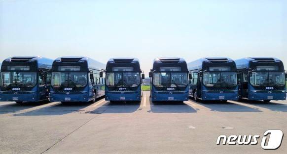 전주시가 수소 시내버스 17대를 추가 도입할 예정이라고 25일 밝혔다.© 뉴스1