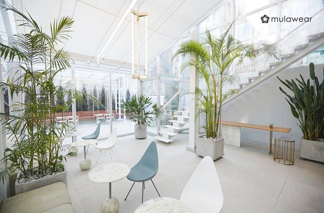 뮬라가 2017년 가로수길에 문을 연 카페 뮬라 <사진제공=뮬라>