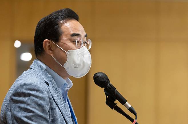 박홍근 더불어민주당 원내대표가 윤석열 대통령이 국회에 장관 후보자 청문경과보고서 재송부를 요청한 것을 강력히 비판했다. 사진은 박 원내대표가 24일 오후 충남 예산군 스플라스 리솜에서 열린 국회의원 워크숍 ‘팀별 토론 결과 종합 발표’에서 마무리 발언을 하는 모습. /사진=뉴스1