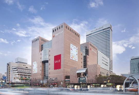 신세계백화점이 디지털 영토 넓히기에 박차를 가한다. 사진은 신세계백화점 강남점. /사진=신세계백화점