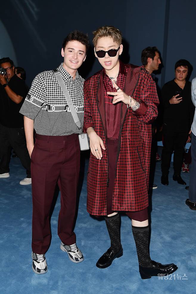 사진 : 노아 슈나프와 지코 (이미지 제공 = 펜디)