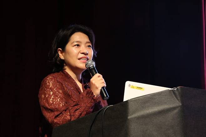 김윤희 한샘 R&D본부장이 지난 24일 상암동 사옥에서 열린 R&D데이에서 발표하고 있다.