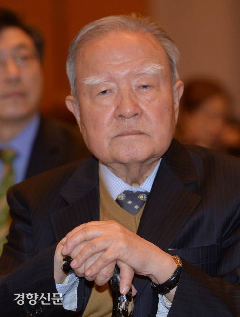 <2015 동반성장연구소 송년의 밤>행사에 참석한 조순 전 부총리. 이석우 기자