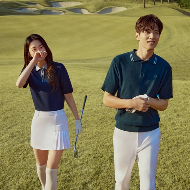 Actress Lee Soo met Won Bin.On the afternoon of the 24th, Lee Soo posted several photos taken with Won Bin on his personal SNS.Lee Soo and Won Bin in the photo are taking golf wear advertisements at the golf course.The two of them laughed as if they had a funny story and boasted a cheerful scene atmosphere.Especially Mido, who saw it, said, Hey! Why didnt you tell me! We were driving together. Im driving.You are a smile, he envied Lee Soo, who met Won Bin.Meanwhile, Lee Soo appeared on MBN sponsor, which ended in April.Lee Soo SNS