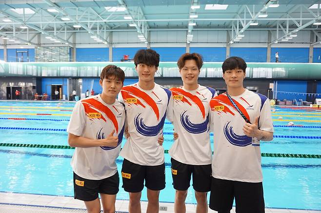 ▲ 남자 수영 계영 800m 대표팀 왼쪽부터 김우민, 황선우, 이호준, 이유연 ⓒ올댓스포츠