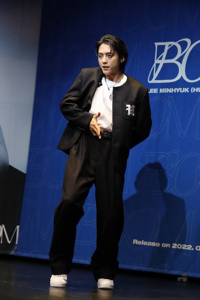 비투비 이민혁(HUTA)이 27일 서울 용산구 블루스퀘어 카오스홀에서 솔로 정규 2집 ‘붐’ 발매 기념 기자간담회를 하고 있다.(사진=뉴시스)