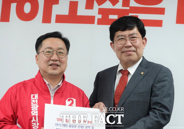 이장우 대전시장 당선인(왼쪽)과 윤창현 국회의원 / 이장우 당선인 제공