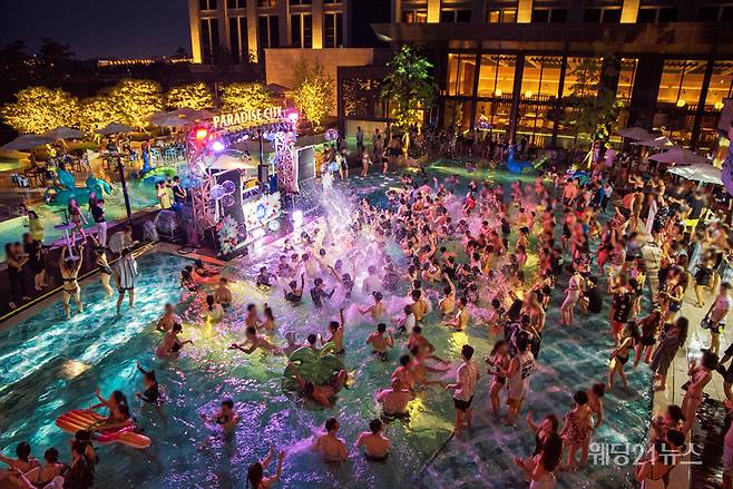 파라다이스시티_'2019 아쿠아 파라다이스 풀파티' 사진