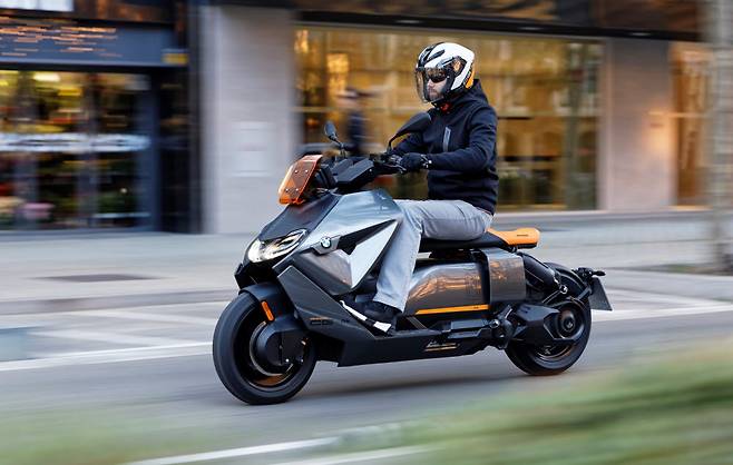 BMW 모토라드 CE 04