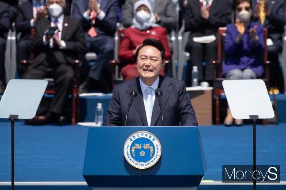 윤석열 대통령과 조 바이든 미국 대통령, 기시다 후미오 일본 총리가 오는 29일(현지시간) 스페인 마드리드에서 한미일 정상회담을 진행한다./사진=국회사진취재단