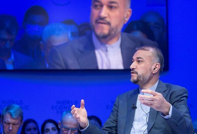 지난 26일(현지시각) 이란핵합의(JCPOA) 복원을 위한 대화가 곧 재개할 것이라는 보도가 나왔다. 사진은 호세인 아미르 압돌라이안 이란 외교부 장관. /사진=로이터