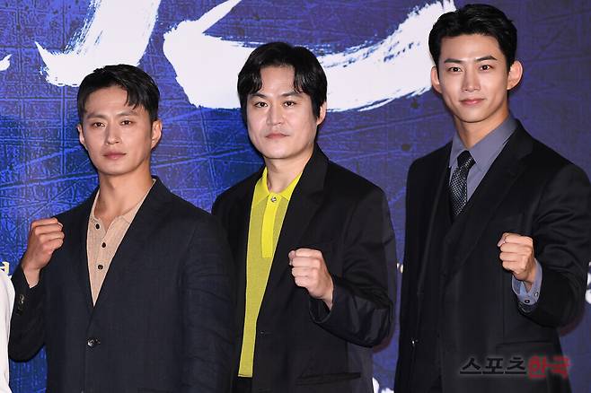 한산: 용의 출현' 제작보고회에 참석한 김성규, 김성균, 옥택연. ⓒ이혜영 기자 lhy@hankooki.com