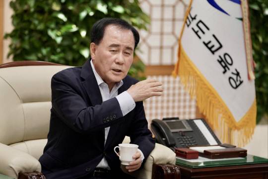 3선에 성공한 김지철 충남교육감은 "대전환의 시대, 충남의 미래교육은 학생들의 창의성과 협력적 문제해결력을 키우기 위해 디지털, 생태환경, 공간혁신, 교육과정, 교육협력 등 5대 대전환 영역으로 추진하겠다"라고 강조했다. 사진=충남교육청 제공