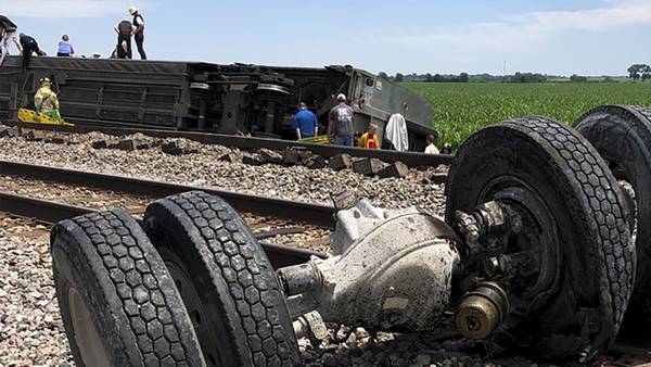 미 미주리주서 열차 탈선 [사진 제공: 연합뉴스]