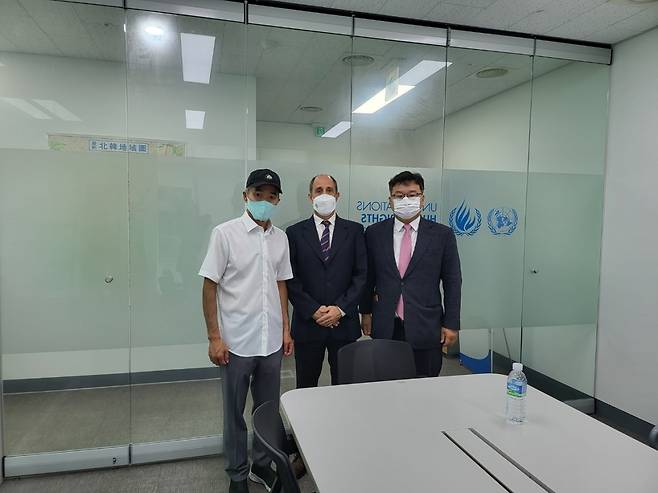 UN special rapporteur Tomas Ojea Quintana met with Lee Dae-jun’s family on Tuesday morning at the UN human rights office in Seoul. (courtesy of Lee)