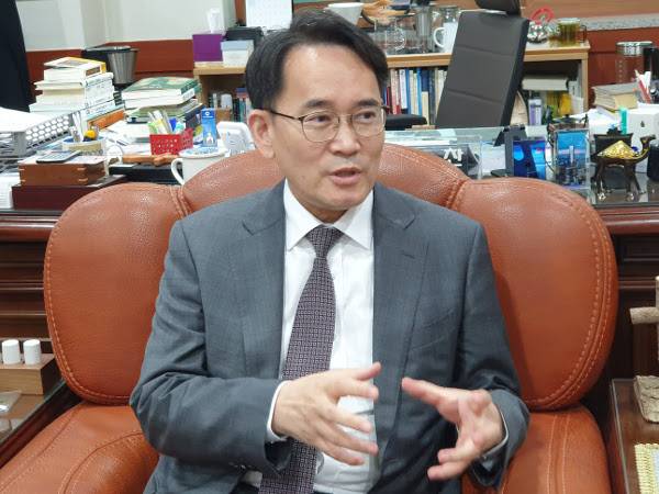 박동찬 대표회장(일산광림교회 목사)은 교단 총회장이나 대학 총장이 맡아왔던 회장직을 수행하게 돼 영광이라고 밝히면서 “막중한 사명을 재인식,  빛과 소금이 되는 사역에 헌신하겠다”고 말했다.