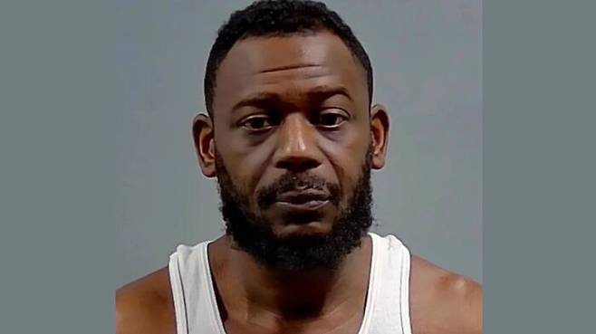 무기 방치 혐의 등으로 체포된 총격 아동 아버지 로드릭 랜달(45)