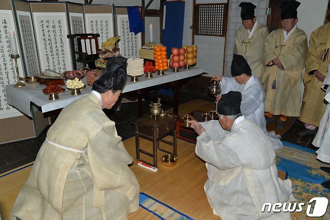 수암 종택의 불천위 제사 모습. (문화재청 제공) © 뉴스1