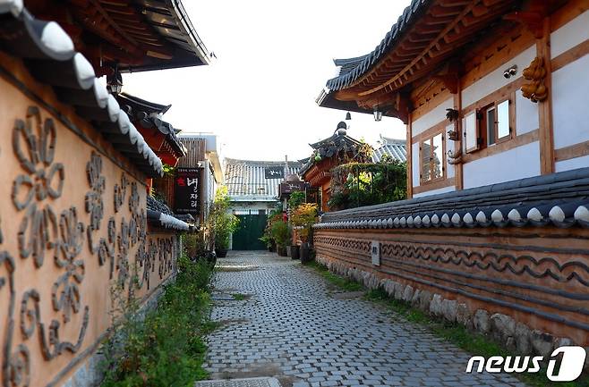 전주 한옥마을에 위치한 최명희생가터골목 한옥숙박 © 뉴스1