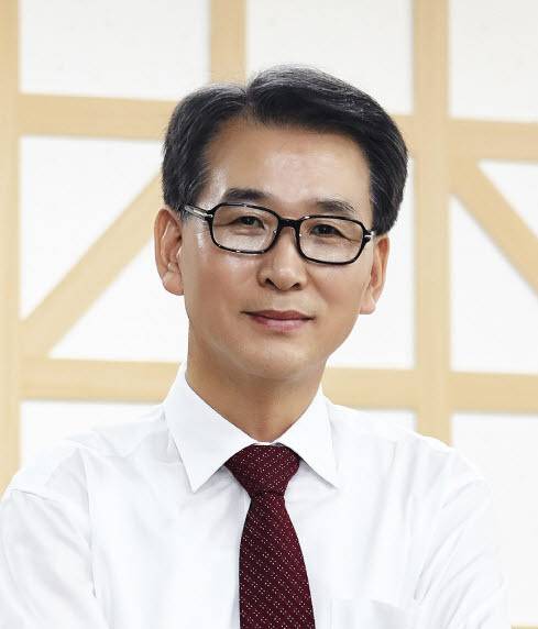 엄준철 우송정보대 부총장