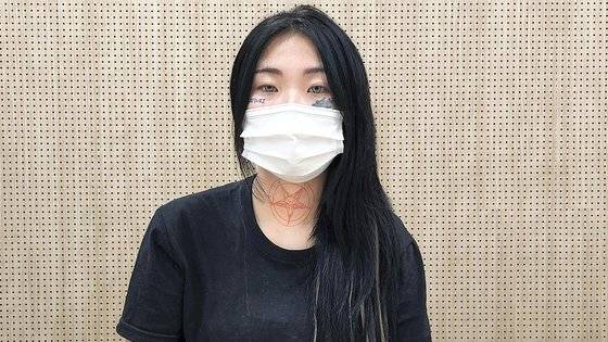 2022년 6월 23일 래퍼 사츠키(본명 김은지)가 서울 한국마약퇴치운동본부 중독재활센터에서 중앙일보와 인터뷰하고 있다. 김민중 기자