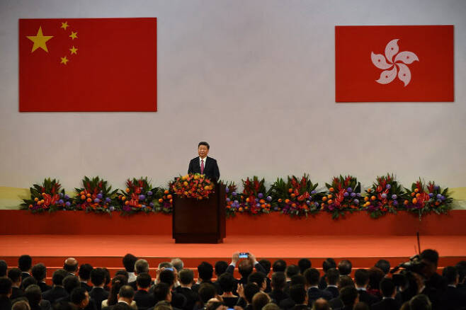 시진핑 중국 국가주석이 지난 2017년 7월 1일 홍콩 주권 반환 20주년을 맞아 홍콩에서 연설하고 있다. (사진=AFP)