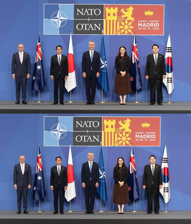 위 사진이 교체된 사진. 아래 사진은 교체되기 전 사진. [사진 나토 홈페이지]