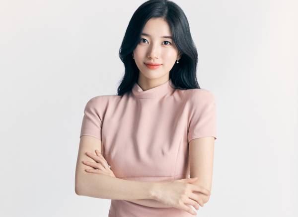 쿠팡플레이 오리지널 시리즈 ‘안나’에서 새로운 모습을 보여준 배우 수지.   쿠팡플레이 제공