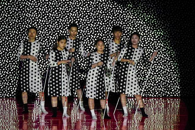 시각장애인과 함께 작업한 안은미컴퍼니의 ‘안심땐스’ [안은미컴퍼니, 최영모 제공]