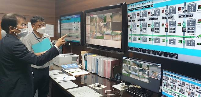 고양시 집중호우 취약지역 상황 점검하는 이동환 고양특례시장 당선자.