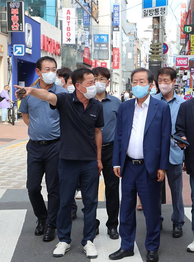 동성로 찾은 홍준표 대구시장 당선인 [대구시장직인수위 제공. 재판매 및 DB 금지}]