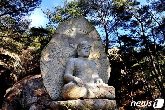 석조여래좌상(2). 당당하고 균형잡힌 몸매로 ‘몸짱부처’라 불린다 © 뉴스1