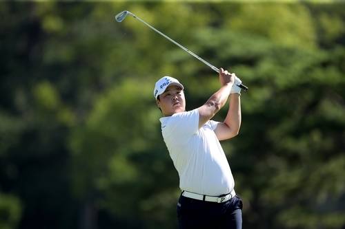 황중곤의 아이언샷.
[KPGA 제공]
