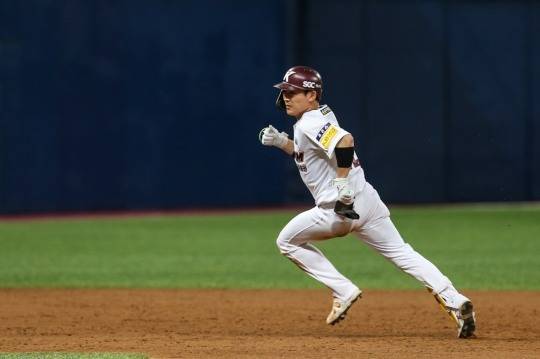 역전 3루타를 날린 김준완
[키움 히어로즈 제공]