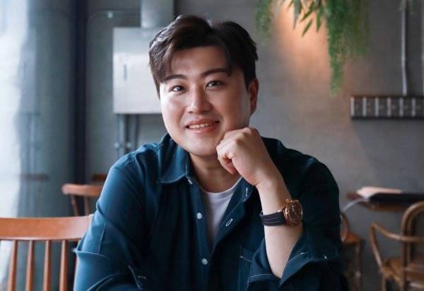 ‘트바로티’ 김호중이 클래식 앨범 ‘파노라마’ 발표를 앞두고 “장르에 얽매이지 않는 편안한 음악을 하고 싶다”는 소망을 드러냈다. 사진제공｜생각엔터테인먼트