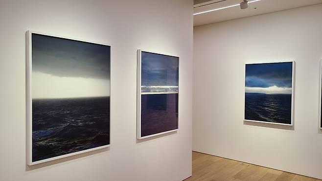 (서울=연합뉴스) 김준억 기자 = 서울 용산구 리만머핀 서울에서 개막한 캐서린 오피 개인전 전경