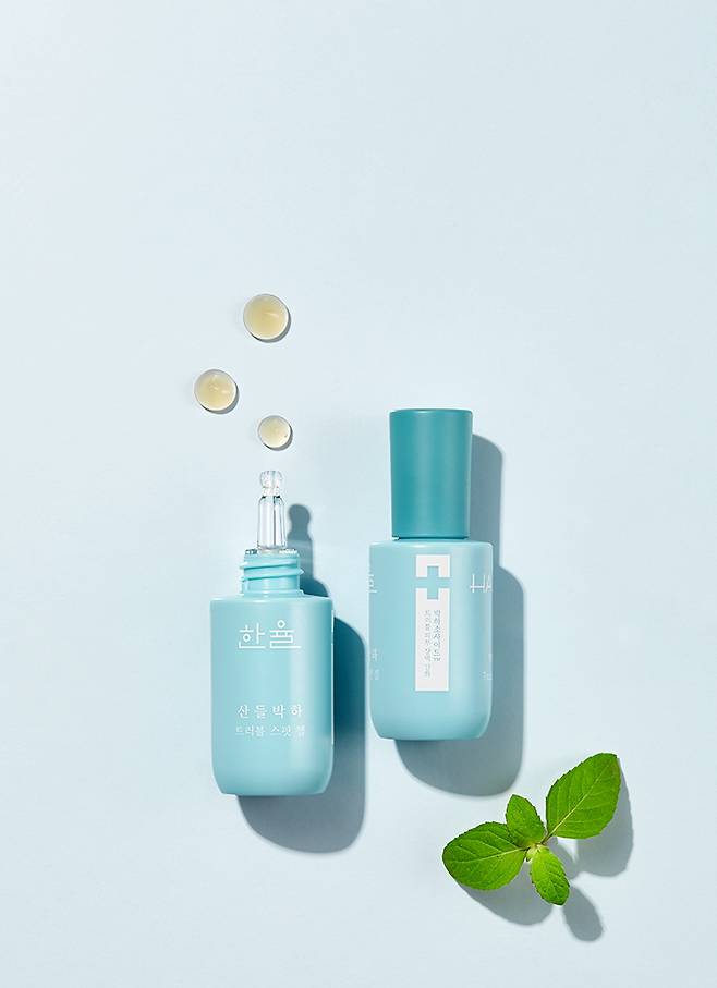 한율 '산들박하 트러블 스팟 젤'.(한율 제공) © 뉴스1