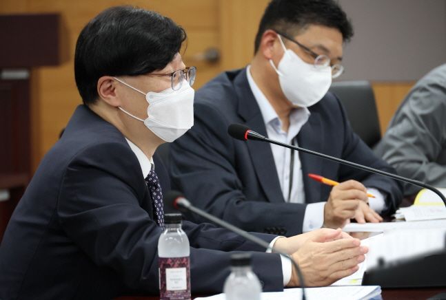 김소영(왼쪽) 금융위원회 부위원장이 1일 정부서울청사에서 열린 금융시장합동점검회의를 주재하고 있다.ⓒ금융위원회
