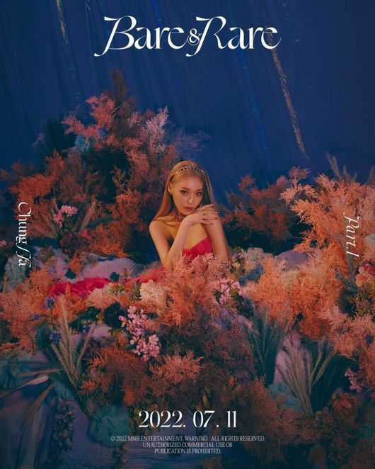 Singer Chungha raised expectations for a comeback through a concept photo of various charms.Chungha posted two photos of the Sparkling version of the second music album Bare & Rare Pt.1 (Bair & Rare Part.1) through the official SNS at 0:00 on the 2nd.In the concept photo, Chungha completes the ecstatic atmosphere with visuals that resemble jewels, and reveals an alluring aura with a deeper mood.Inverted moods and colorful styling, Chunghas colorful identity was more brilliant and made it impossible to take a moments eye off.The Solo Queen Chungha is a sparkling aura that emits transparent light, sometimes revealing elegant dignity, and fits the Sparkling version.Chungha has shown a frankness as it is through the concept photo of Bare version of the languid mood.As such, Chungha has released three concept photos of different charms and has melted the colorful stories of the inside to be told with this album.Chunghas Regular 2nd album Bare & Rare Pt.1 is an album that captures Chunghas frank and honest heart.There is a lot of interest in the story that will be hidden as a human Chungha beyond the upgraded music ability and artist.Chunghas second music album Bare & Rare Pt.1 will be released on the online music site at 6 pm on the 11th.MNH Entertainment Provides
