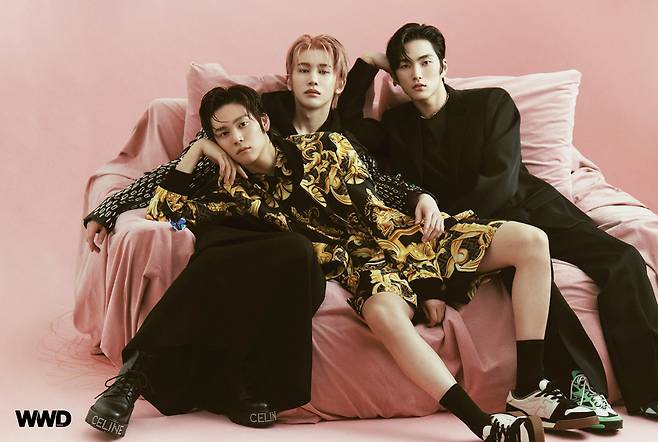 SM has attracted attention by releasing three images including Seung Han, Eun Seok, and Shohei, who were in charge of filming fashion magazine WWD Korea summer issue through SMROOKIES official SNS account on the 2nd.Seung-han (born 2003), who was released this time, combines outstanding dance and vocal skills, and Eun-seok (born 2001) is a new artist with a tall height and visuals.In addition, Shohei (born 1996), a Japanese national, has excellent rap and DJing skills.In the future, various appearances and activities to be shown by Seung-han, Eun-seok and Shohei are expected.