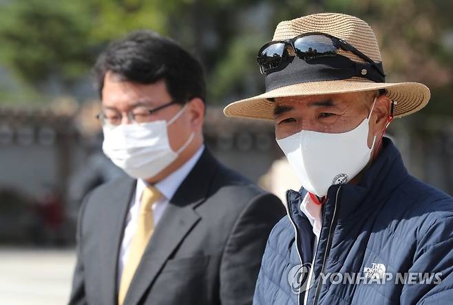 북한군에 피살된 해수부 공무원 고(故) 이대준씨의 형 이래진씨 [연합뉴스 자료사진]