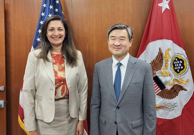 제야 국무부 차관 만난 조태용 대사 [조태용 대사 페이스북 캡처. 재판매 및 DB 금지]