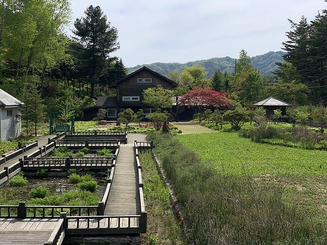 국립한국자생식물원 내부 모습. 식물원 제공
